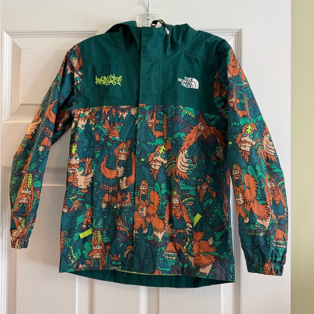 The North Face Limited edition rain coat - yeti print size 6 boys
